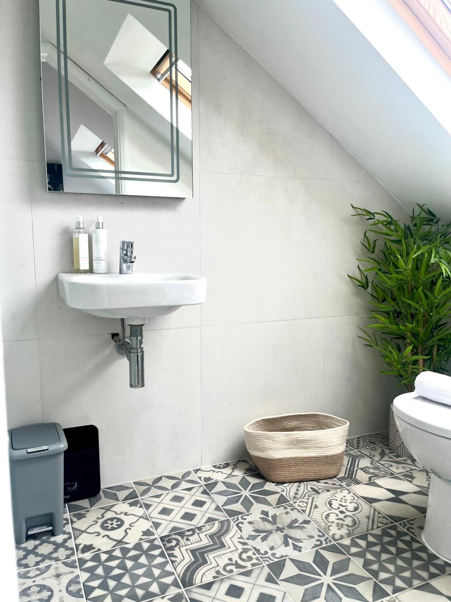 Spacious And Stylish Home Bath Exteriör bild